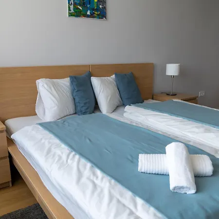 Sulyomvirag Apartmanhaz アパートホテル Alsóberecki